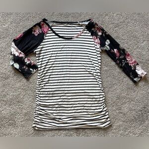 Women’s Maternity Top- Size Medium